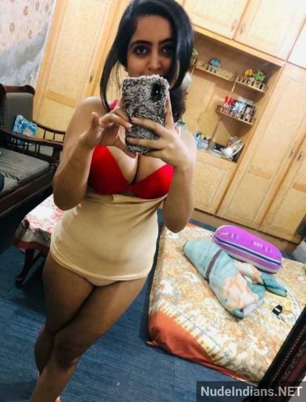 https://pub-5fcdf72a54cd4edbb03ec3edaa415a42.r2.dev/nakedleaks/revealing_my_desi_cousin_ayesha's_busty_display_in_a_tight_bra/11.jpg