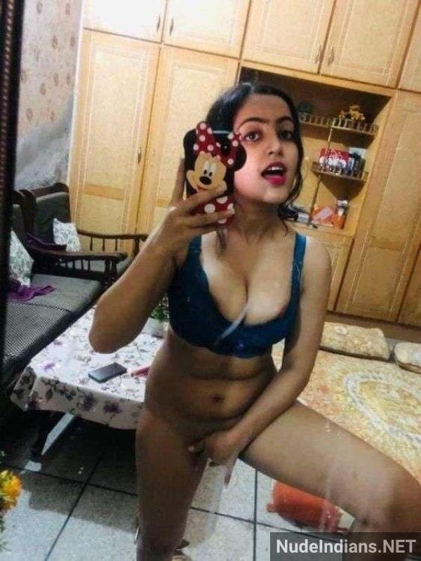 https://pub-5fcdf72a54cd4edbb03ec3edaa415a42.r2.dev/nakedleaks/revealing_my_desi_cousin_ayesha's_busty_display_in_a_tight_bra/15.jpg