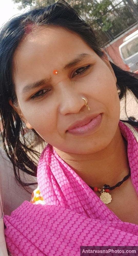 https://pub-5fcdf72a54cd4edbb03ec3edaa415a42.r2.dev/nakedleaks/revealing_rajasthani_village_bhabhi_in_intimate_photos/10.jpg