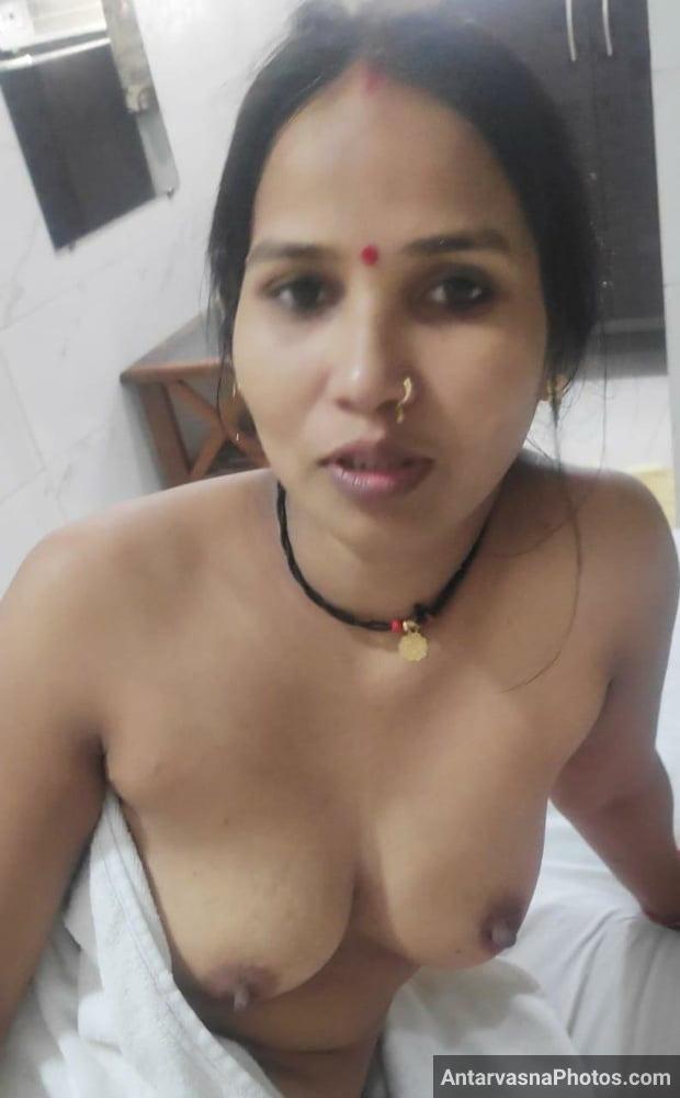 https://pub-5fcdf72a54cd4edbb03ec3edaa415a42.r2.dev/nakedleaks/revealing_rajasthani_village_bhabhi_in_intimate_photos/18.jpg