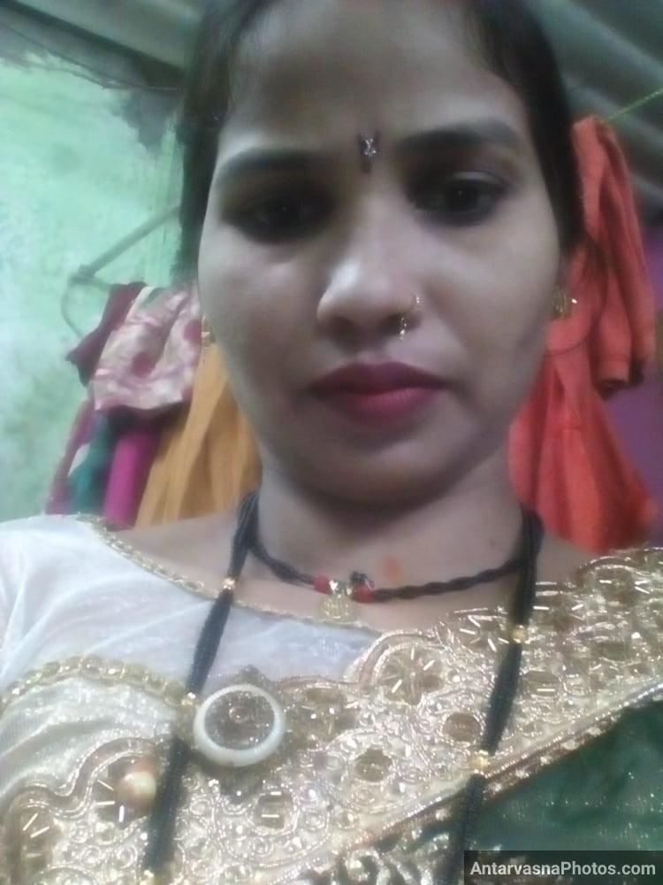 https://pub-5fcdf72a54cd4edbb03ec3edaa415a42.r2.dev/nakedleaks/revealing_rajasthani_village_bhabhi_in_intimate_photos/2.jpg