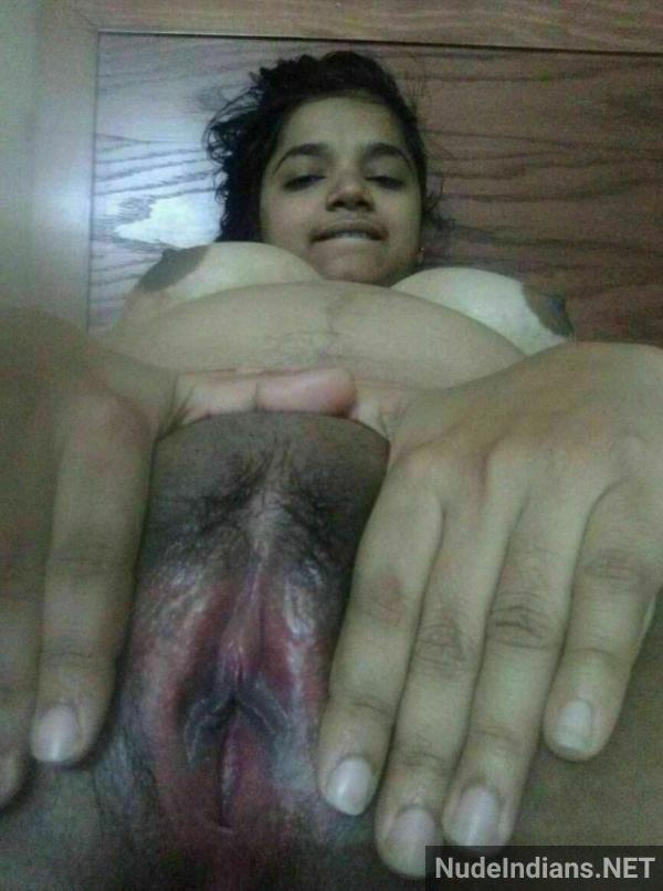 https://pub-5fcdf72a54cd4edbb03ec3edaa415a42.r2.dev/nakedleaks/revealing_the_sensual_side_of_my_mallu_colleague_divyasree/11.jpg