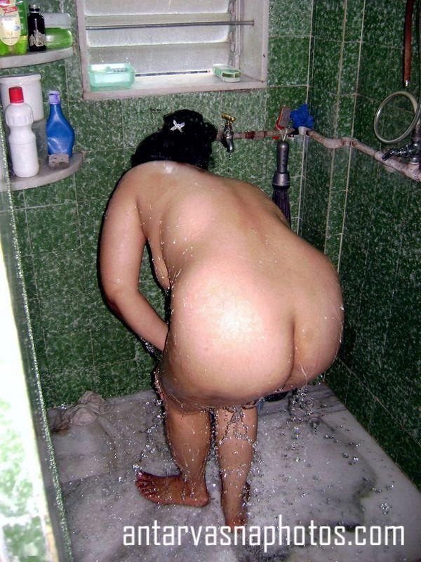 https://pub-5fcdf72a54cd4edbb03ec3edaa415a42.r2.dev/nakedleaks/rita_aunty's_big_buttocks_pictures/1.jpg