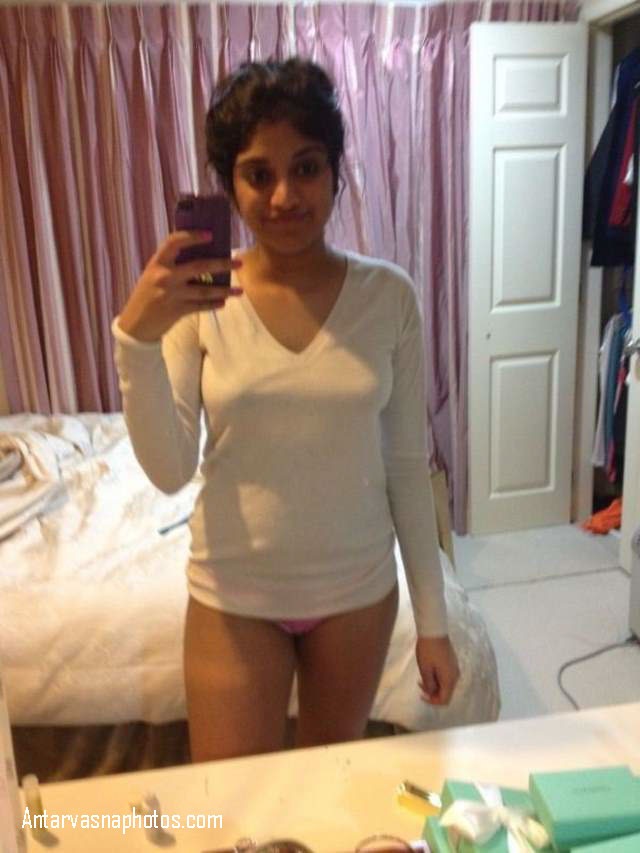 https://pub-5fcdf72a54cd4edbb03ec3edaa415a42.r2.dev/nakedleaks/ritu's_sensual_poses_captured_in_hot_photos/0.jpg