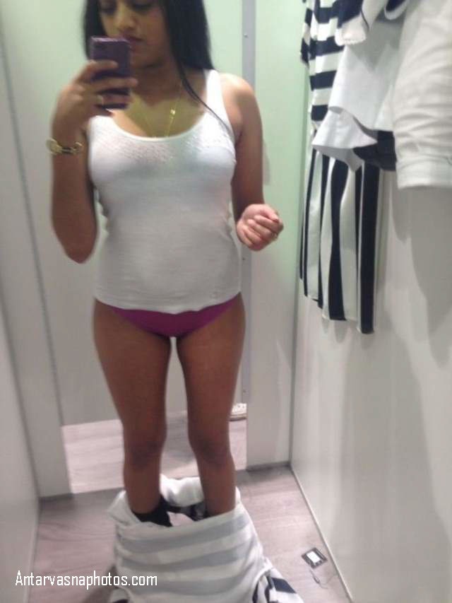 https://pub-5fcdf72a54cd4edbb03ec3edaa415a42.r2.dev/nakedleaks/ritu's_sensual_poses_captured_in_hot_photos/1.jpg