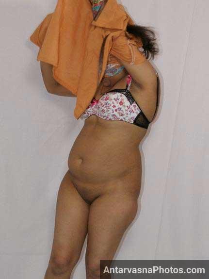 https://pub-5fcdf72a54cd4edbb03ec3edaa415a42.r2.dev/nakedleaks/rupali's_pre-intimacy_nude_photos/3.jpg