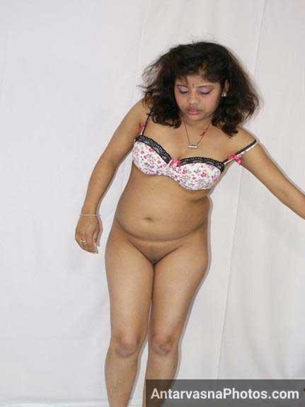 https://pub-5fcdf72a54cd4edbb03ec3edaa415a42.r2.dev/nakedleaks/rupali's_pre-intimacy_nude_photos/4.jpg
