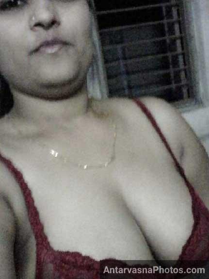 https://pub-5fcdf72a54cd4edbb03ec3edaa415a42.r2.dev/nakedleaks/rural_aunt_clicked_nude_self-portrait/0.jpg