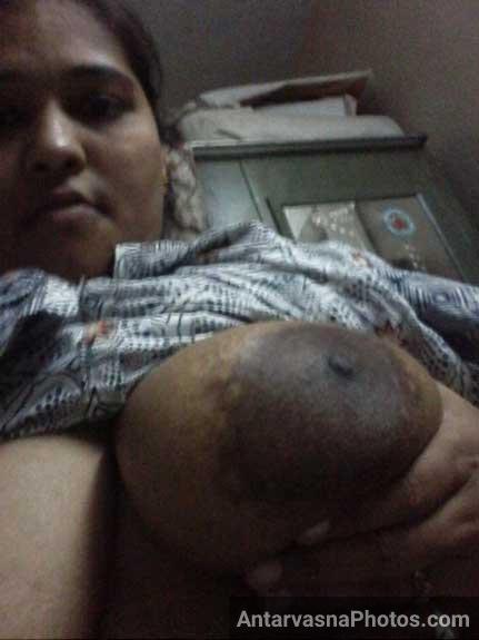 https://pub-5fcdf72a54cd4edbb03ec3edaa415a42.r2.dev/nakedleaks/rural_aunt_clicked_nude_self-portrait/4.jpg