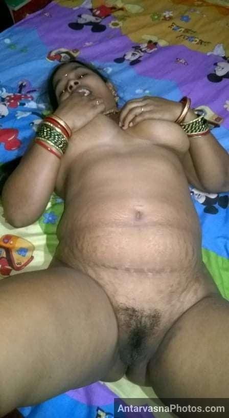 https://pub-5fcdf72a54cd4edbb03ec3edaa415a42.r2.dev/nakedleaks/rural_aunty_flaunts_big_boobs_and_uncovers_her_pussy_in_selfies/20.jpg
