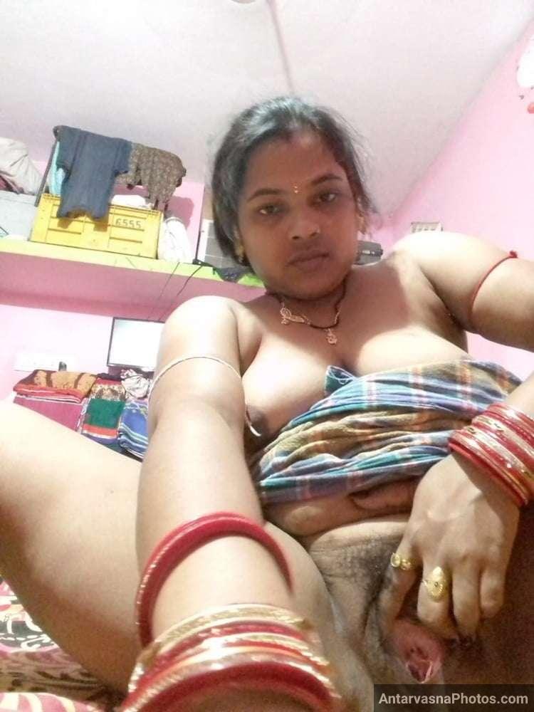 Rural aunty flaunts big boobs and uncovers her pussy in selfies
