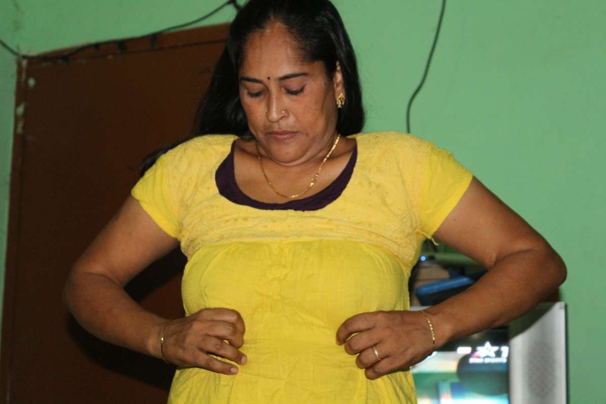 https://pub-5fcdf72a54cd4edbb03ec3edaa415a42.r2.dev/nakedleaks/rural_desi_milf_aunt's_explicit_gallery_of_breast_sex/1.jpg
