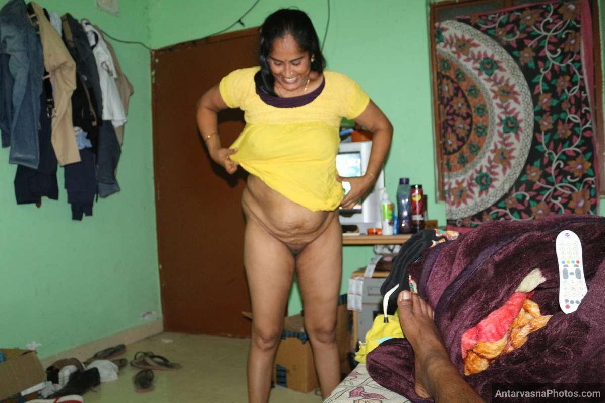 https://pub-5fcdf72a54cd4edbb03ec3edaa415a42.r2.dev/nakedleaks/rural_desi_milf_aunt's_explicit_gallery_of_breast_sex/12.jpg