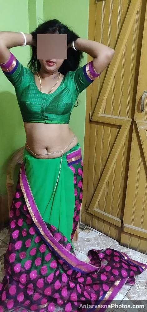 https://pub-5fcdf72a54cd4edbb03ec3edaa415a42.r2.dev/nakedleaks/rural_mature_lady_saree_undressing_images/6.jpg