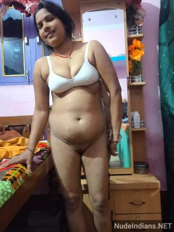 https://pub-5fcdf72a54cd4edbb03ec3edaa415a42.r2.dev/nakedleaks/rural_woman's_exposed_private_parts_and_breasts_displayed/16.jpg