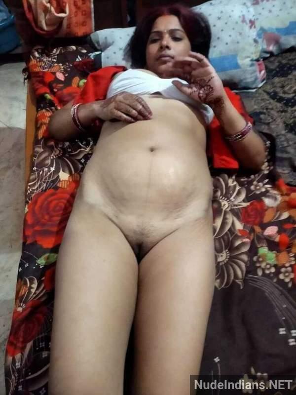 https://pub-5fcdf72a54cd4edbb03ec3edaa415a42.r2.dev/nakedleaks/rural_woman's_exposed_private_parts_and_breasts_displayed/36.jpg