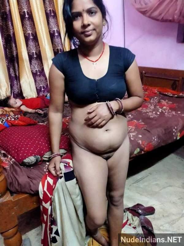 https://pub-5fcdf72a54cd4edbb03ec3edaa415a42.r2.dev/nakedleaks/rural_woman's_exposed_private_parts_and_breasts_displayed/46.jpg