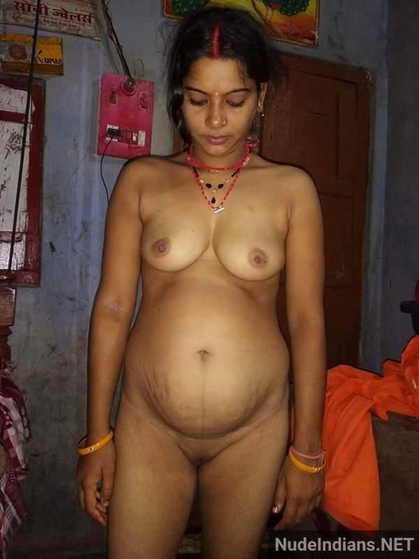 https://pub-5fcdf72a54cd4edbb03ec3edaa415a42.r2.dev/nakedleaks/rural_woman's_exposed_private_parts_and_breasts_displayed/7.jpg