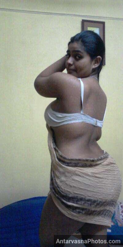 Saanwali neha aunty showcases her attractive assets in photos