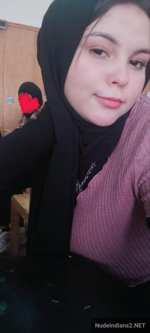 https://pub-5fcdf72a54cd4edbb03ec3edaa415a42.r2.dev/nakedleaks/sana_hemani's_sensual_display_of_her_kashmiri_beauty/20.jpg