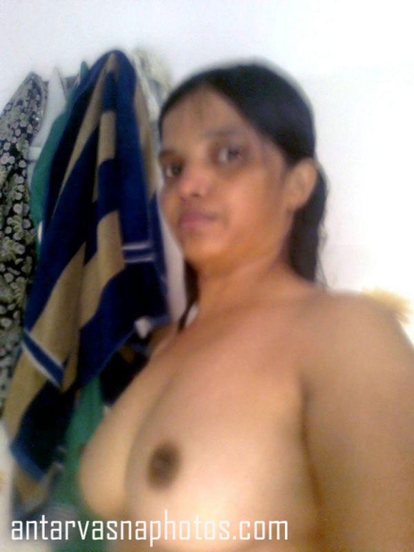https://pub-5fcdf72a54cd4edbb03ec3edaa415a42.r2.dev/nakedleaks/sapna's_sultry_boobs_in_pictures/0.jpg