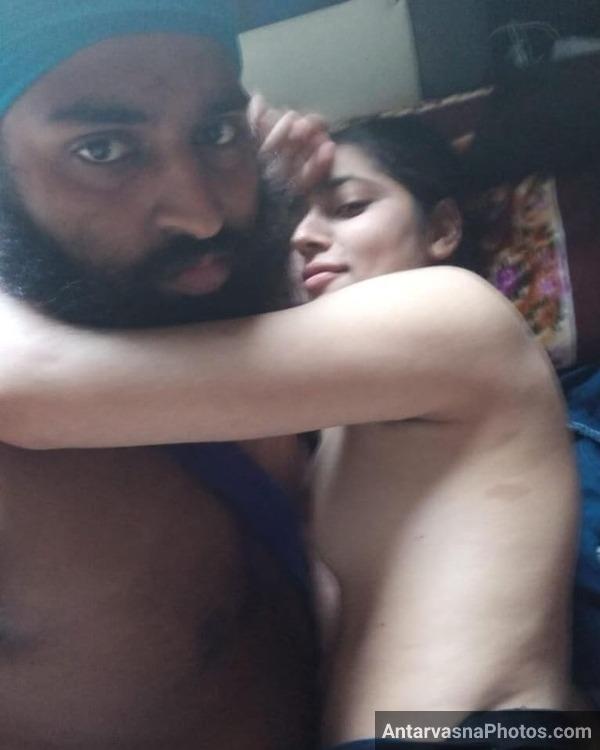 https://pub-5fcdf72a54cd4edbb03ec3edaa415a42.r2.dev/nakedleaks/sardar_ji_and_punjabi_girlfriend's_sizzling_photographs/6.jpg