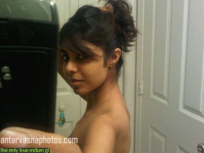 Saucy Selfies of Indian Teen