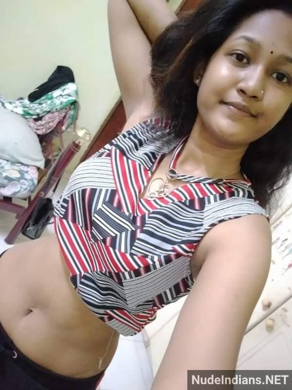 https://pub-5fcdf72a54cd4edbb03ec3edaa415a42.r2.dev/nakedleaks/scandal_in_pune:_provocative_selfies_of_a_young_woman_spread_online/74.jpg
