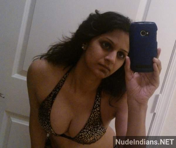 https://pub-5fcdf72a54cd4edbb03ec3edaa415a42.r2.dev/nakedleaks/scandal_of_viral_nude_selfies_by_gujarati_nri_girlfriend/14.jpg