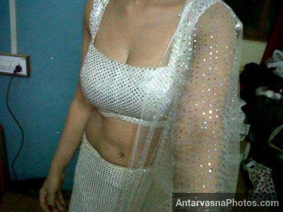 https://pub-5fcdf72a54cd4edbb03ec3edaa415a42.r2.dev/nakedleaks/scandalous_photo_leak_at_babe's_wedding/0.jpg