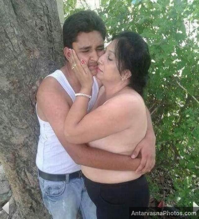 https://pub-5fcdf72a54cd4edbb03ec3edaa415a42.r2.dev/nakedleaks/scandalous_pictures_of_hariyana_aunties/4.jpg