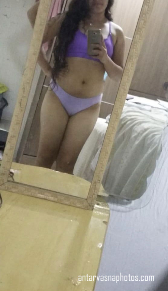 https://pub-5fcdf72a54cd4edbb03ec3edaa415a42.r2.dev/nakedleaks/scandalous_release_of_indian_teen_pratima's_intimate_photos/0.jpg