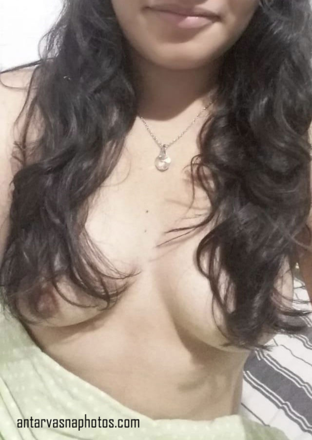 https://pub-5fcdf72a54cd4edbb03ec3edaa415a42.r2.dev/nakedleaks/scandalous_release_of_indian_teen_pratima's_intimate_photos/9.jpg