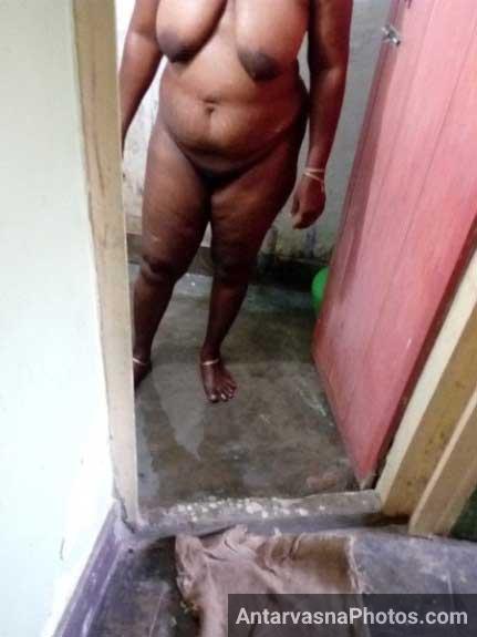 https://pub-5fcdf72a54cd4edbb03ec3edaa415a42.r2.dev/nakedleaks/scenic_indian_village_aunt's_sensual_photos/4.jpg