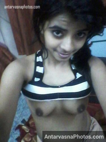 https://pub-5fcdf72a54cd4edbb03ec3edaa415a42.r2.dev/nakedleaks/school_teen_revealing_her_boobs_at_19_years_old/1.jpg