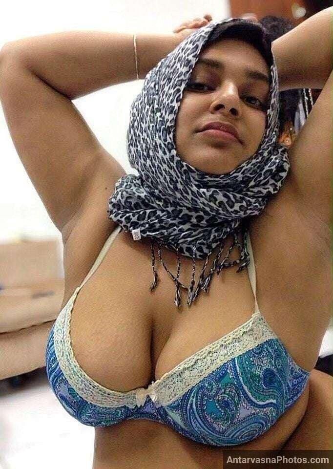 https://pub-5fcdf72a54cd4edbb03ec3edaa415a42.r2.dev/nakedleaks/scintillating_photos_of_kerala's_busty_veiled_bhabhi/2.jpg