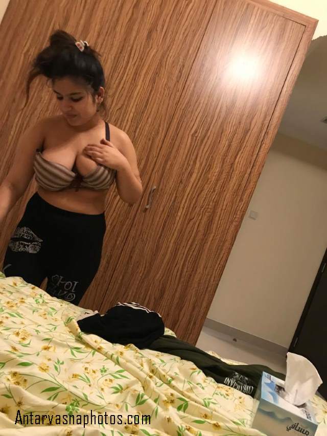 https://pub-5fcdf72a54cd4edbb03ec3edaa415a42.r2.dev/nakedleaks/secretly_captured_nude_photos_of_indian_bhabhi/3.jpg