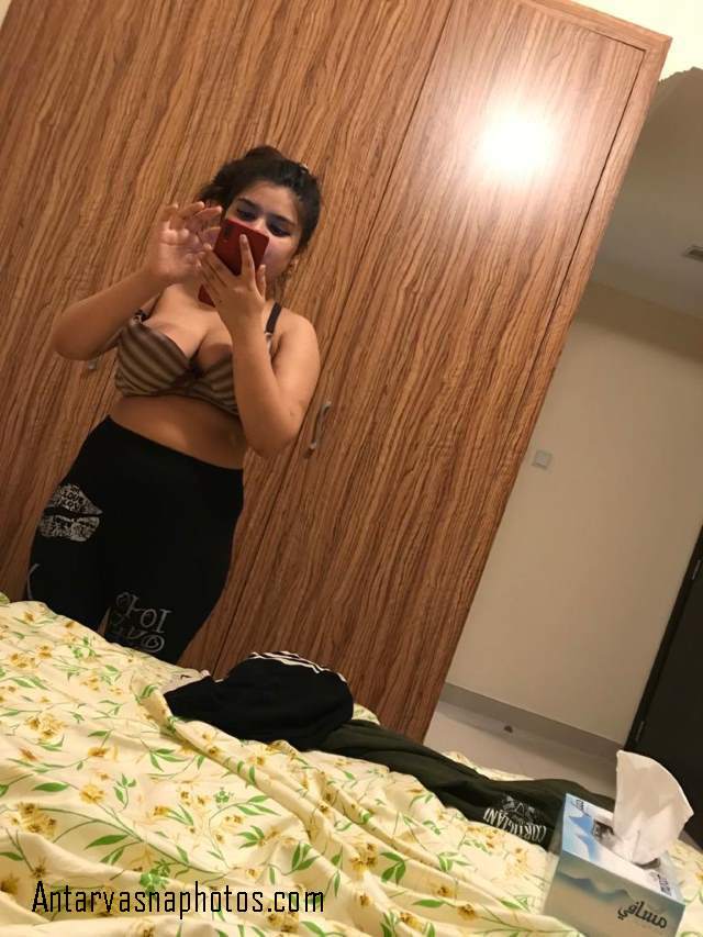 https://pub-5fcdf72a54cd4edbb03ec3edaa415a42.r2.dev/nakedleaks/secretly_captured_nude_photos_of_indian_bhabhi/4.jpg