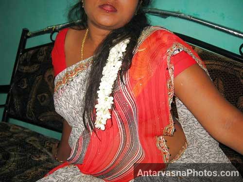 https://pub-5fcdf72a54cd4edbb03ec3edaa415a42.r2.dev/nakedleaks/seductive_aunt_in_alluring_saree_photos/0.jpg