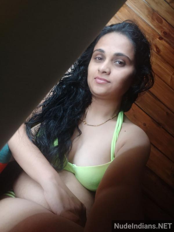https://pub-5fcdf72a54cd4edbb03ec3edaa415a42.r2.dev/nakedleaks/seductive_bangalore_woman_smitha_flaunts_her_beauty_in_lingerie/10.jpg