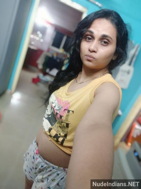 https://pub-5fcdf72a54cd4edbb03ec3edaa415a42.r2.dev/nakedleaks/seductive_bangalore_woman_smitha_flaunts_her_beauty_in_lingerie/12.jpg