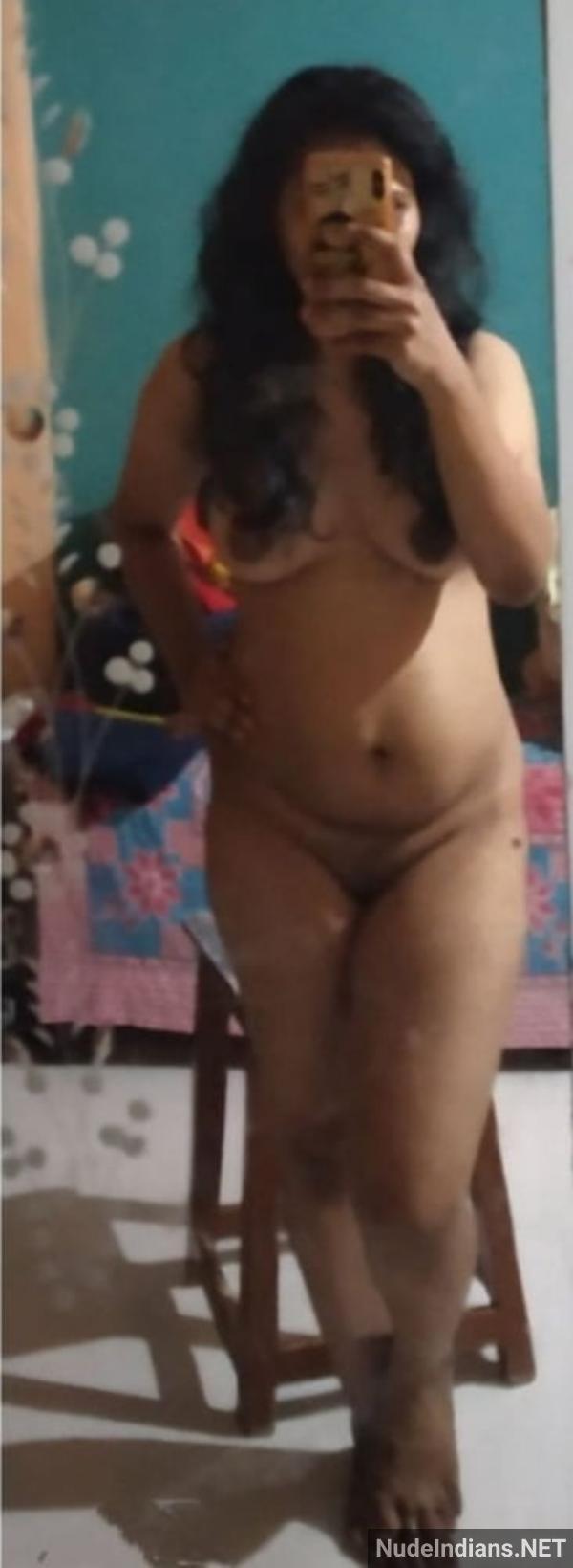 https://pub-5fcdf72a54cd4edbb03ec3edaa415a42.r2.dev/nakedleaks/seductive_bangalore_woman_smitha_flaunts_her_beauty_in_lingerie/18.jpg