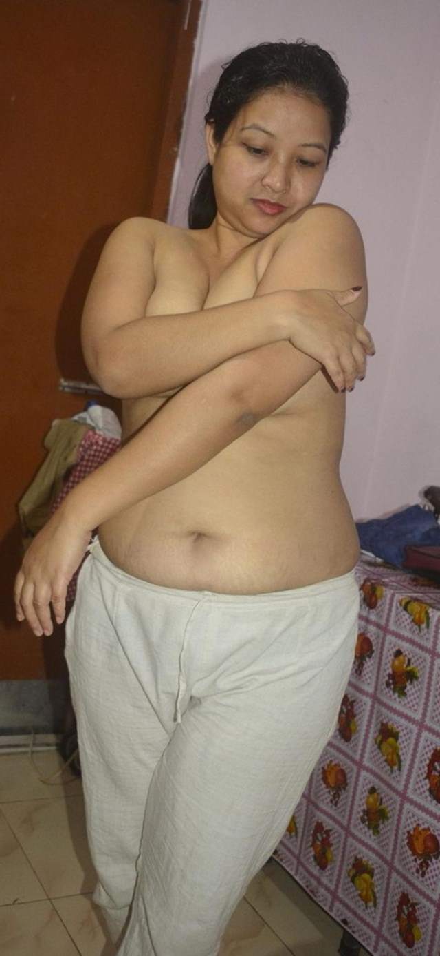 https://pub-5fcdf72a54cd4edbb03ec3edaa415a42.r2.dev/nakedleaks/seductive_bangla_bhabhi's_sensual_action_&_private_moments_captured/13.jpg