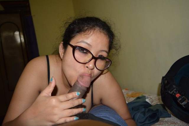https://pub-5fcdf72a54cd4edbb03ec3edaa415a42.r2.dev/nakedleaks/seductive_bangla_bhabhi's_sensual_action_&_private_moments_captured/27.jpg