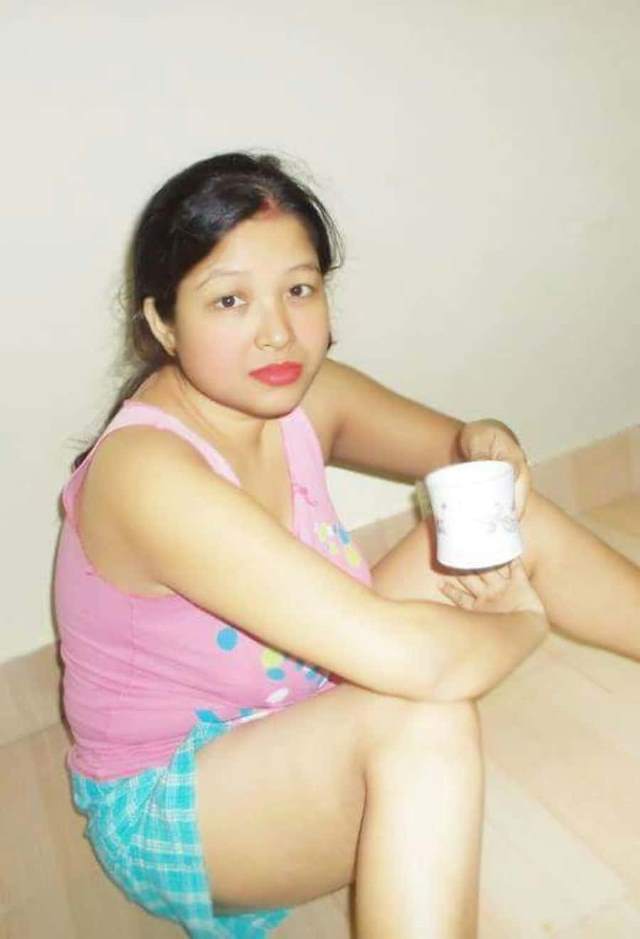 https://pub-5fcdf72a54cd4edbb03ec3edaa415a42.r2.dev/nakedleaks/seductive_bangla_bhabhi's_sensual_action_&_private_moments_captured/4.jpg