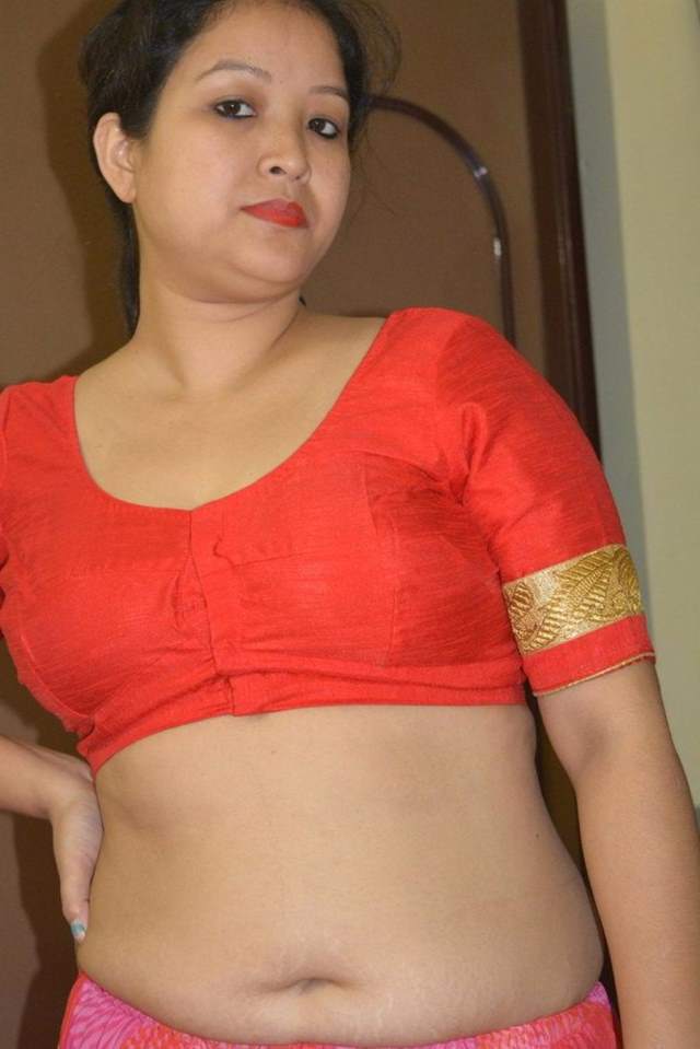 https://pub-5fcdf72a54cd4edbb03ec3edaa415a42.r2.dev/nakedleaks/seductive_bangla_bhabhi's_sensual_action_&_private_moments_captured/7.jpg