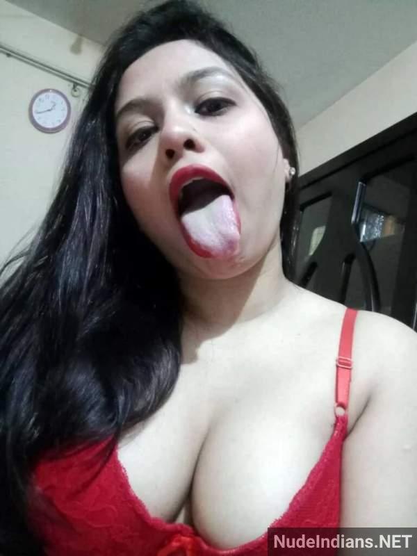 https://pub-5fcdf72a54cd4edbb03ec3edaa415a42.r2.dev/nakedleaks/seductive_bengali_woman_displaying_large_buttocks_and_breasts/34.jpg