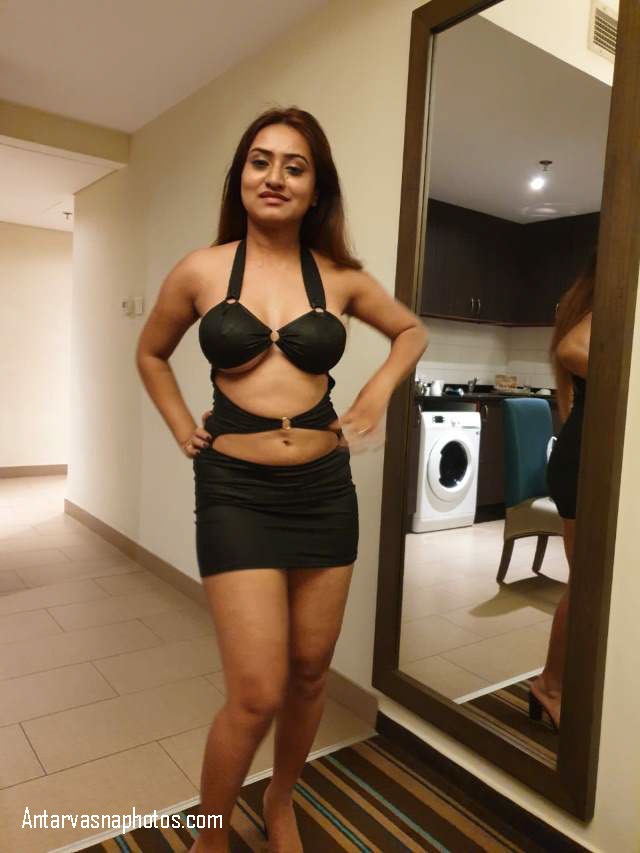 https://pub-5fcdf72a54cd4edbb03ec3edaa415a42.r2.dev/nakedleaks/seductive_bhabhi's_personal_photo_collection_for_husband/4.jpg