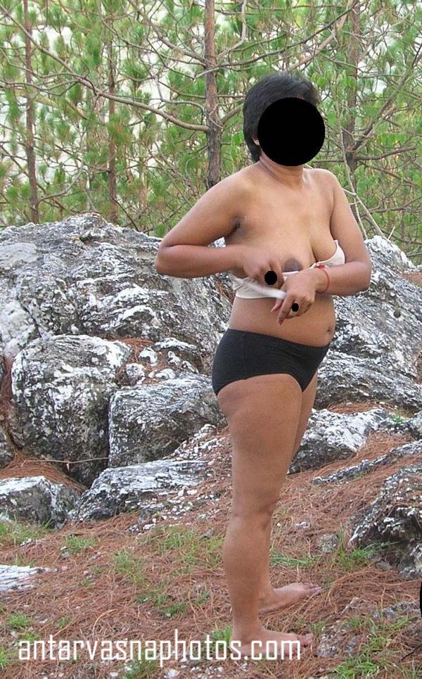 https://pub-5fcdf72a54cd4edbb03ec3edaa415a42.r2.dev/nakedleaks/seductive_bhabhi_undressed_amidst_nature/4.jpg