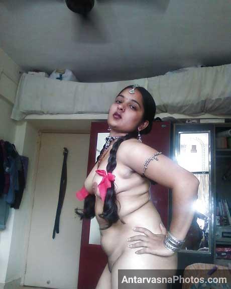 https://pub-5fcdf72a54cd4edbb03ec3edaa415a42.r2.dev/nakedleaks/seductive_bhabhi_uses_jhaadu_in_private_moment/3.jpg